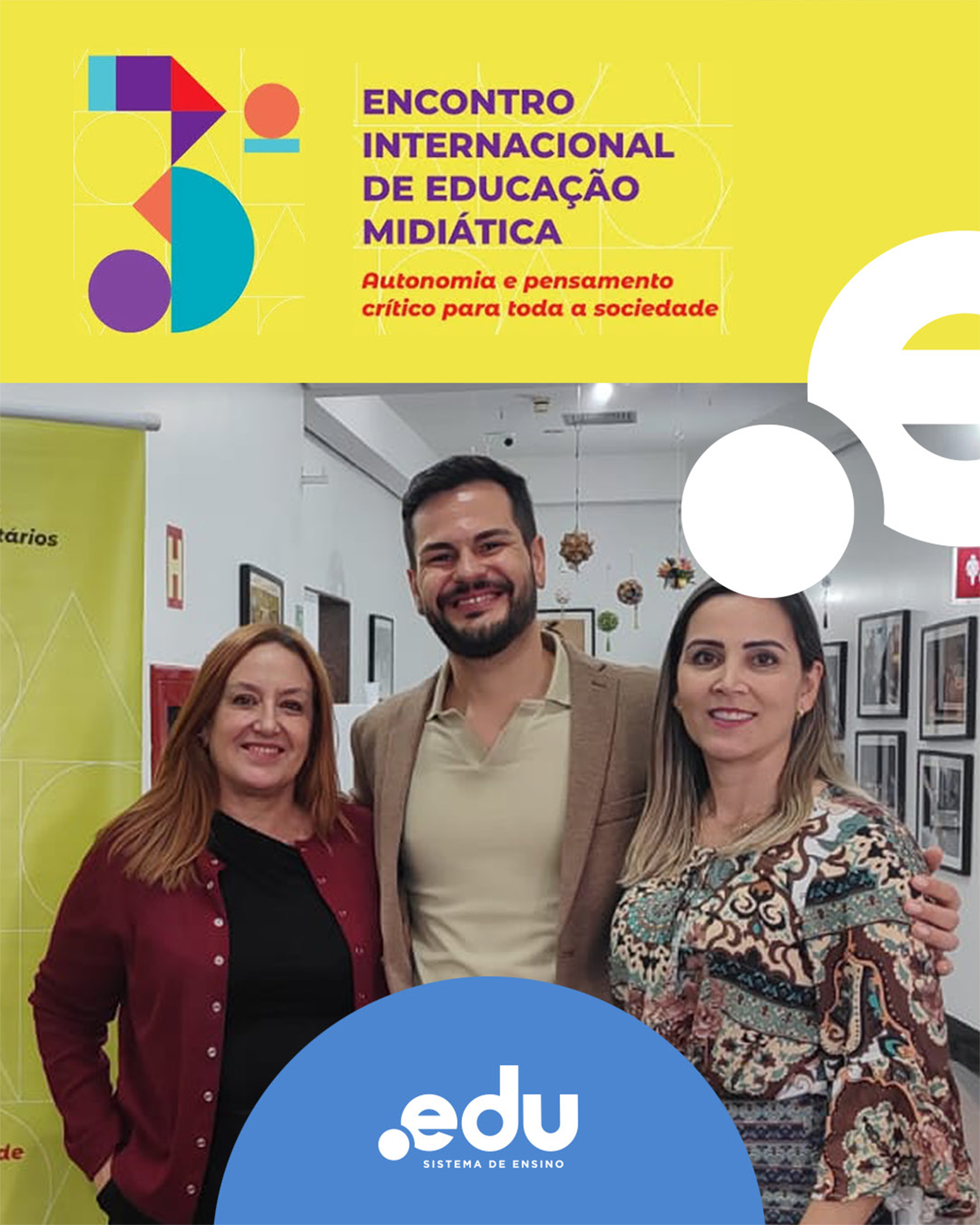 Grupo de pessoas sorrindo